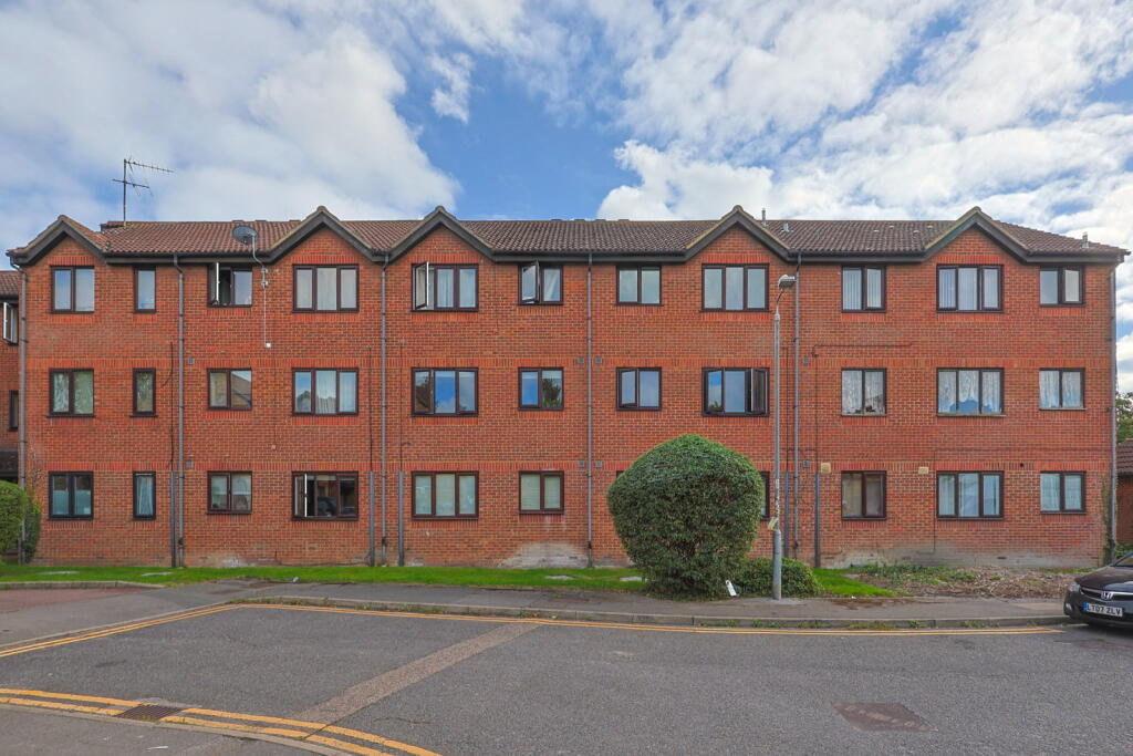 Main image of property: Parsonage Road, Grays, RM20 4AW