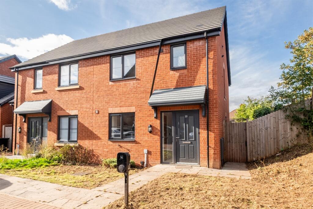 Main image of property: The Woodlands, Warley, Oldbury, Birmingham, B68 