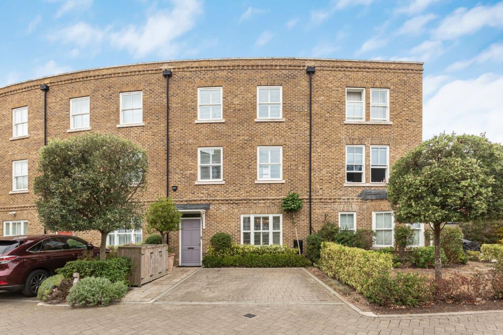 Main image of property: Barrons Chase, Richmond, Surrey, TW10
