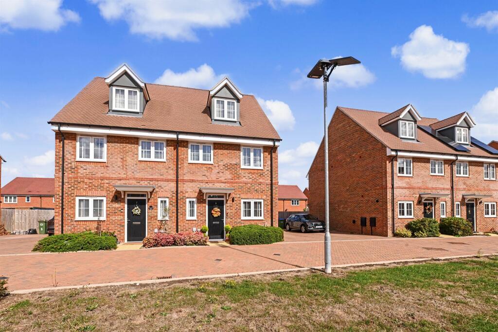 Main image of property: Bodge Piece, Weston Turville, Aylesbury