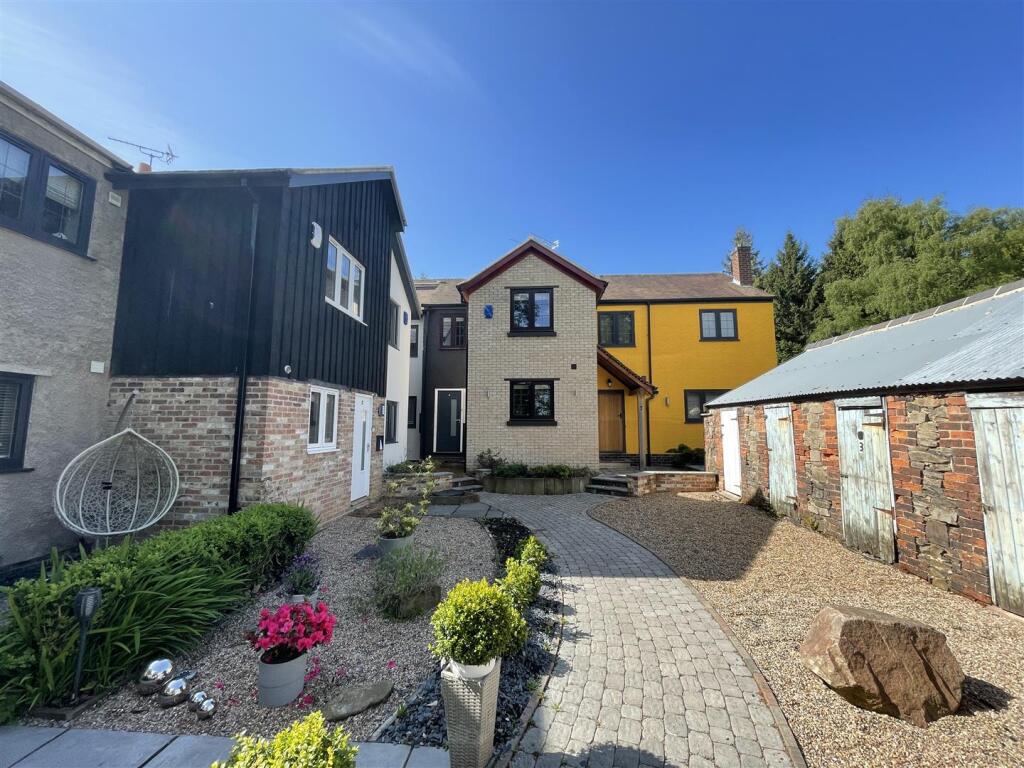 Main image of property: The Terrace, Copt Oak Road, Markfield, LE67 9PJ
