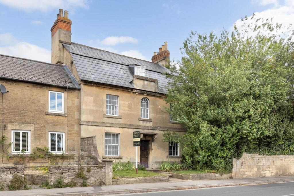Main image of property: Marshfield Road, Chippenham, Wiltshire, SN15 1JX