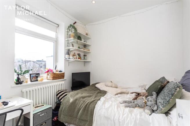 Upper Mais Bedroom