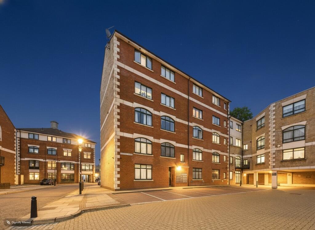 Main image of property: Clifton Court, Corner Hall, Hemel Hempstead, Hertfordshire, HP3 9XY