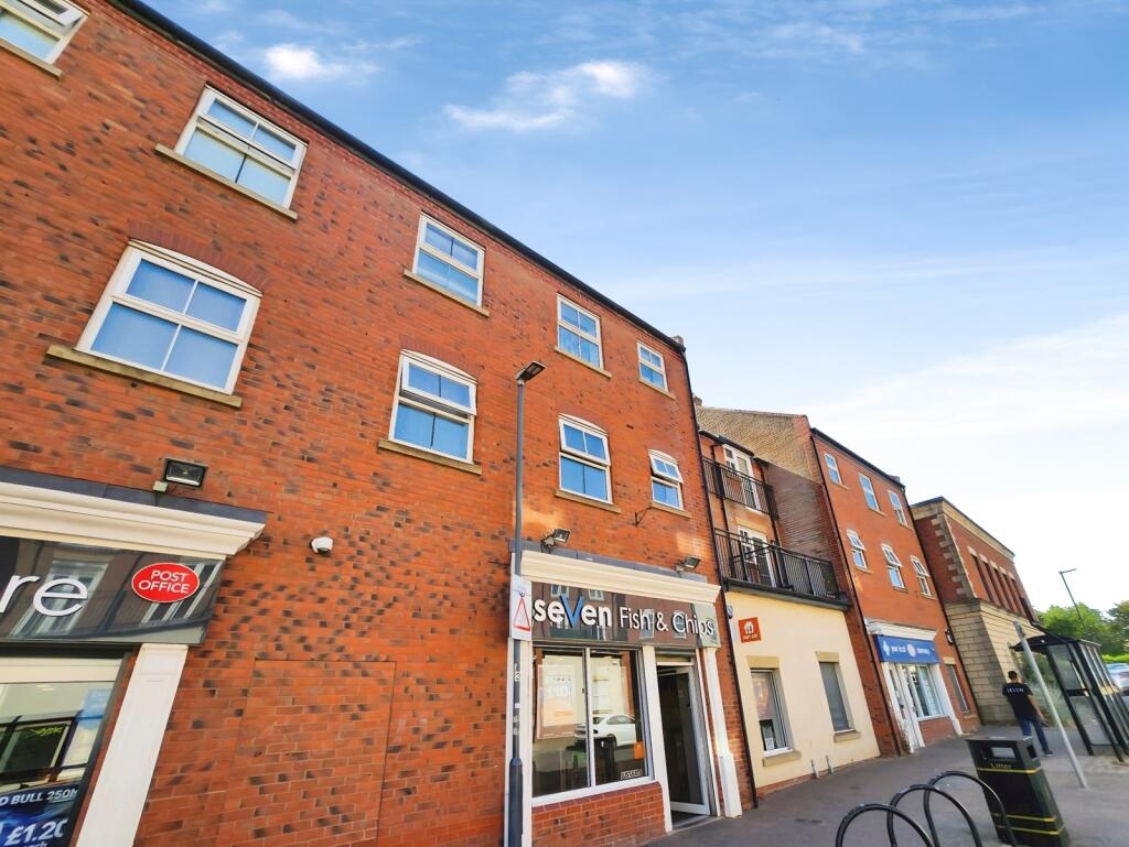 Main image of property: Larch Close, Nuneaton, Warwickshire, CV10