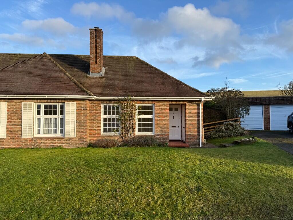 Main image of property: 4 The Village, Litchfield, RG28 7PJ