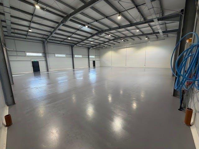 Pic 1 floor.jpg
