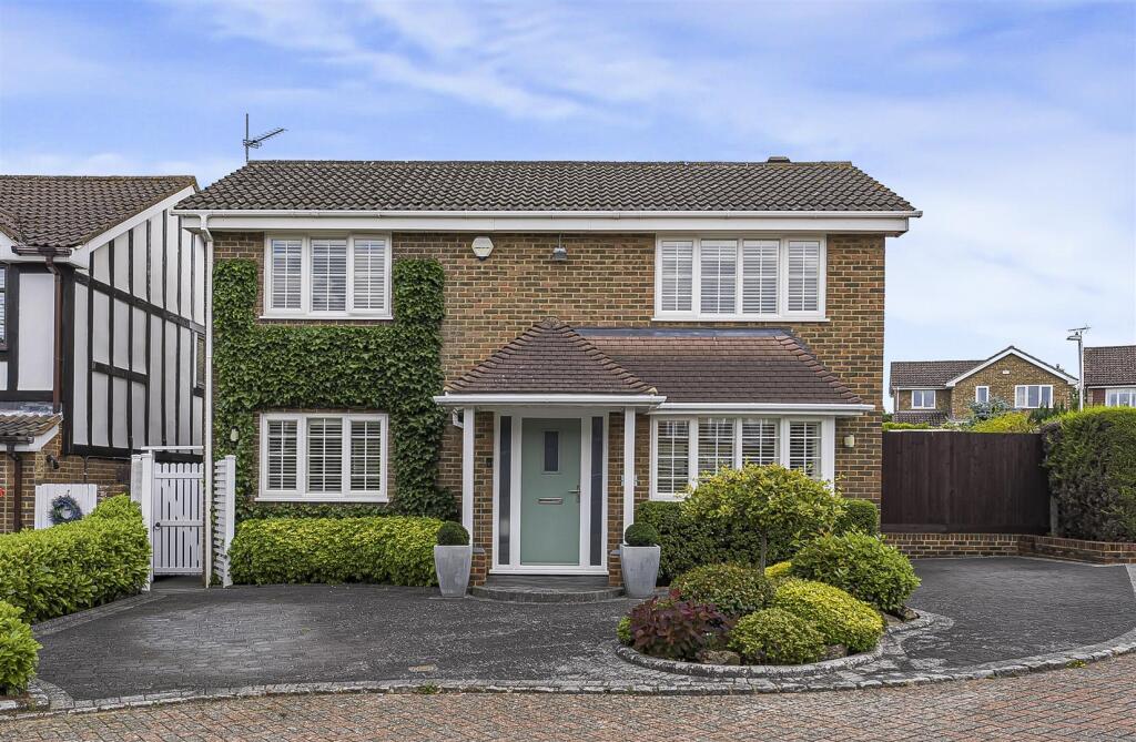 Main image of property: The Russets, Meopham,