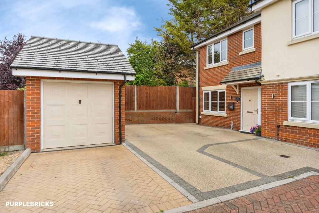 Main image of property: Rockfield Drive, Luton, LU3
