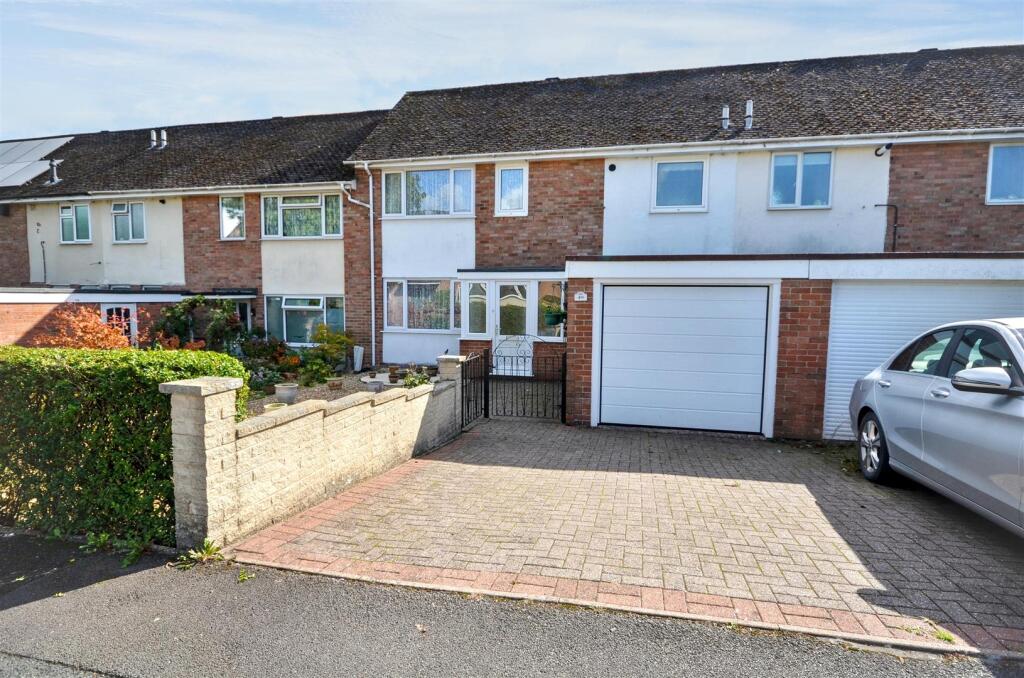 Main image of property: Greenside, Yarnfield, Stone