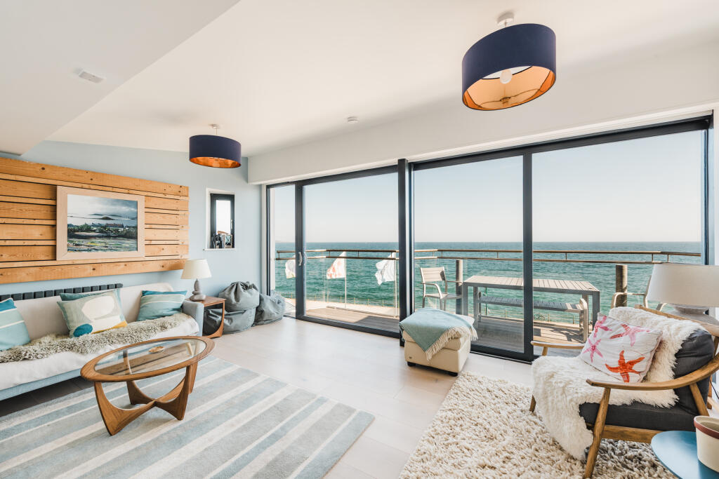 Main image of property: The Penthouse, Carlton Apartments, Penzance