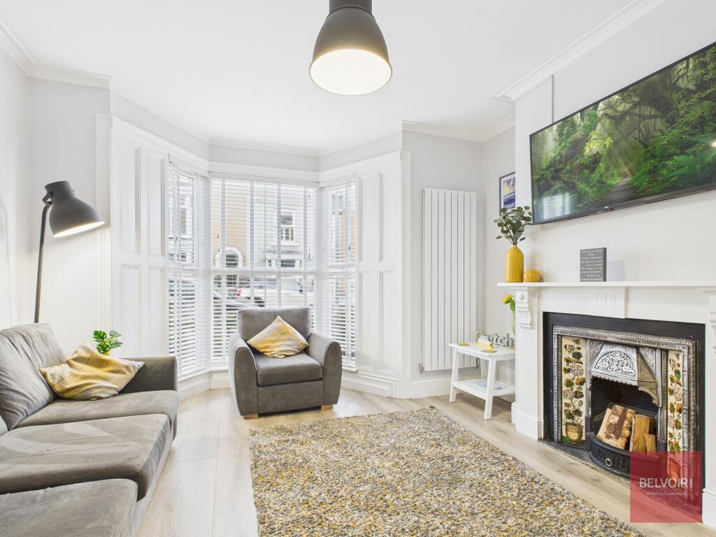 Main image of property: Victoria Avenue, Mumbles, Swansea, SA3
