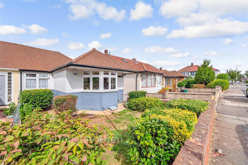 Main image of property: Strafford Avenue, Ilford, Essex