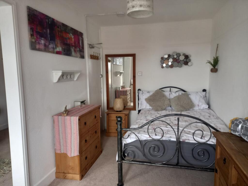Main image of property: Midanbury Broadway, Witts Hill, Southampton, Hampshire, SO18
