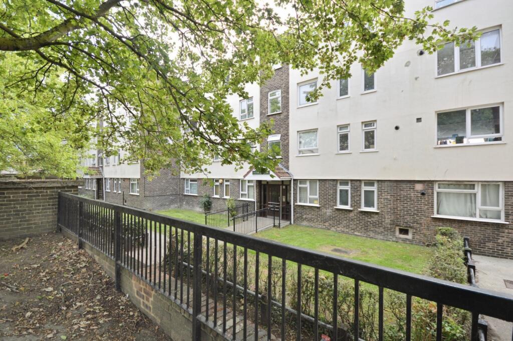 Main image of property: Humber Crescent, Rochester, Kent, ME2