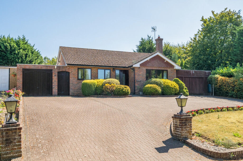 Main image of property: Alcrest, Workhouse Lane, East Farleigh, Maidstone, Kent, ME15 0PZ