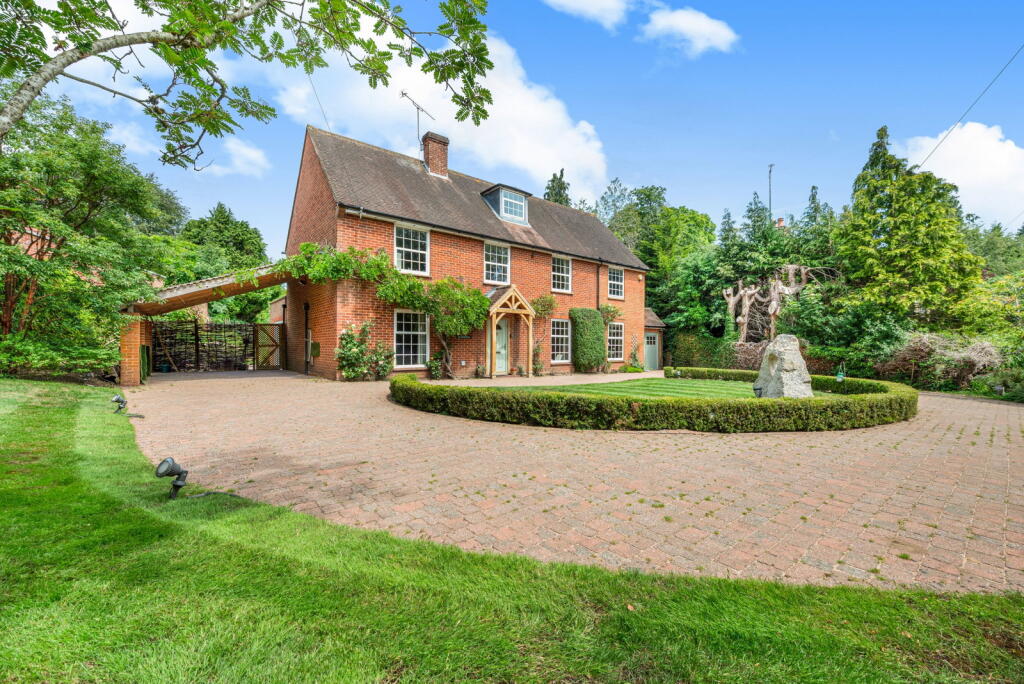 Main image of property: Briars Hatch, Guildford Road, East Horsley, Surrey, KT24 5RY