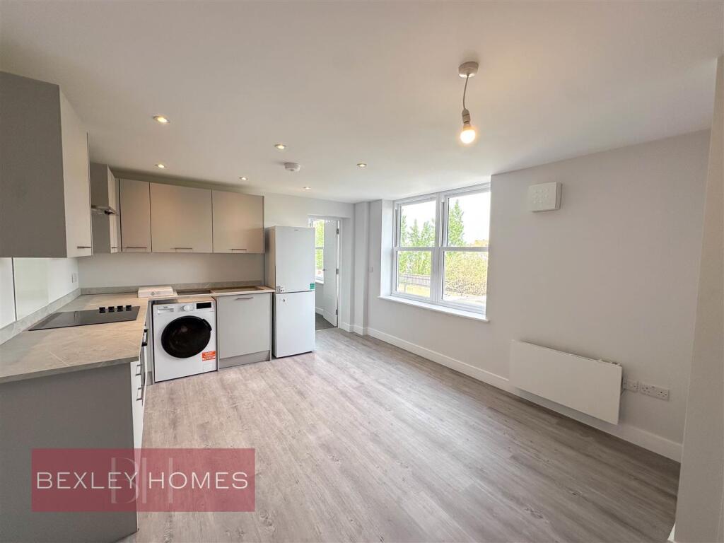 Main image of property: Wrotham road, Gravesend