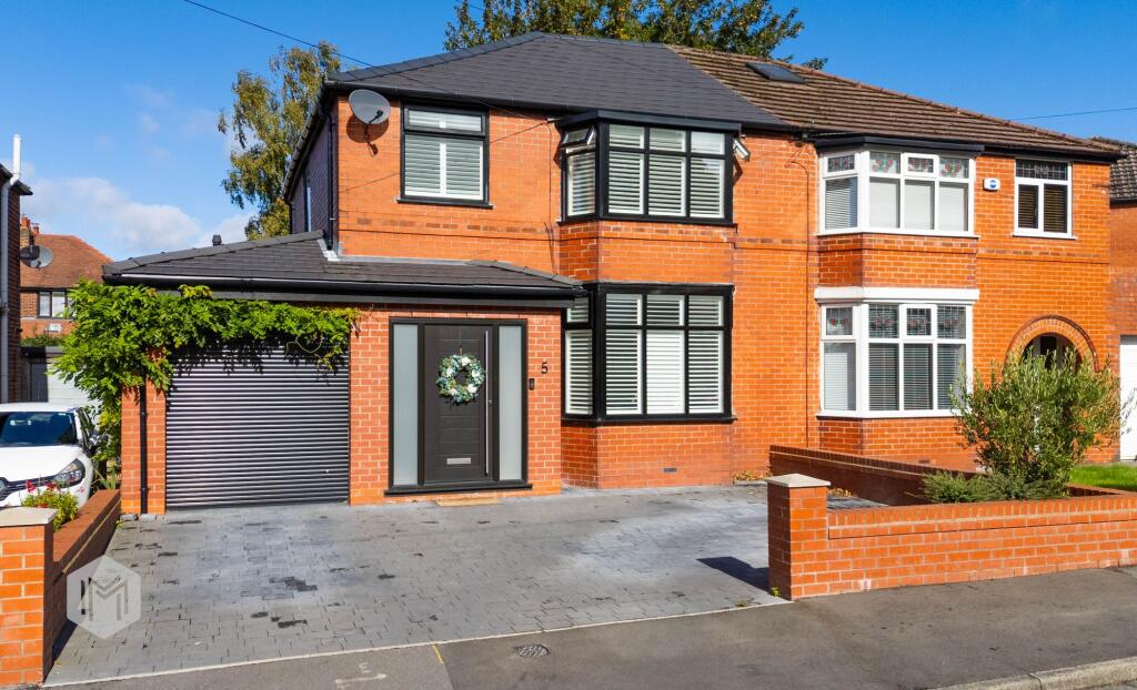 Main image of property: Maple Grove, Worsley, M28