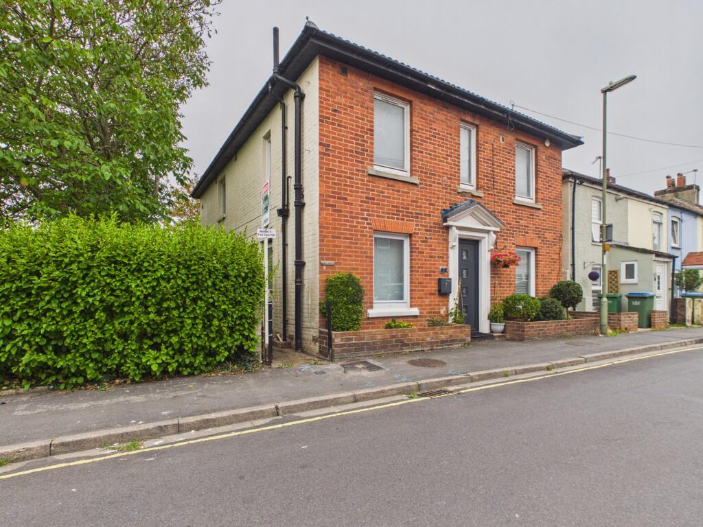 Main image of property: Gordon Road, Fareham, PO16