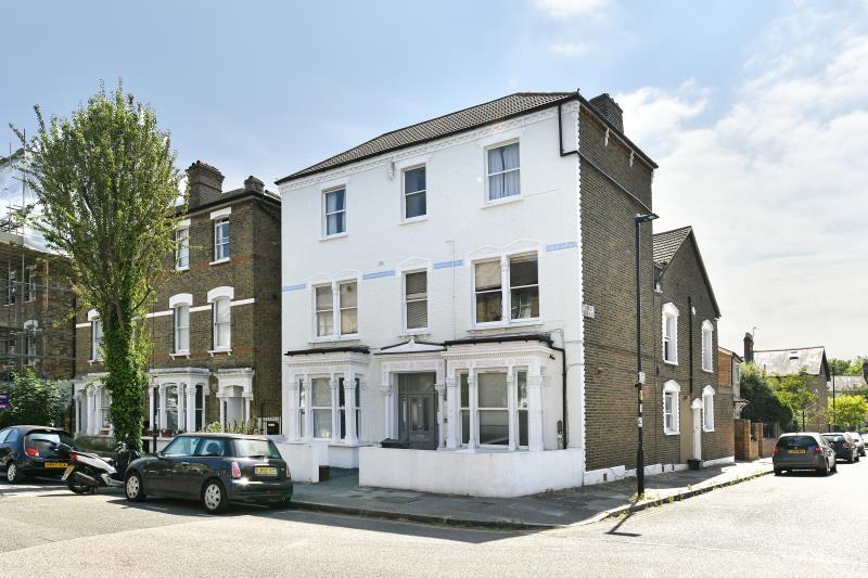 Main image of property: Shaftesbury Road London N19