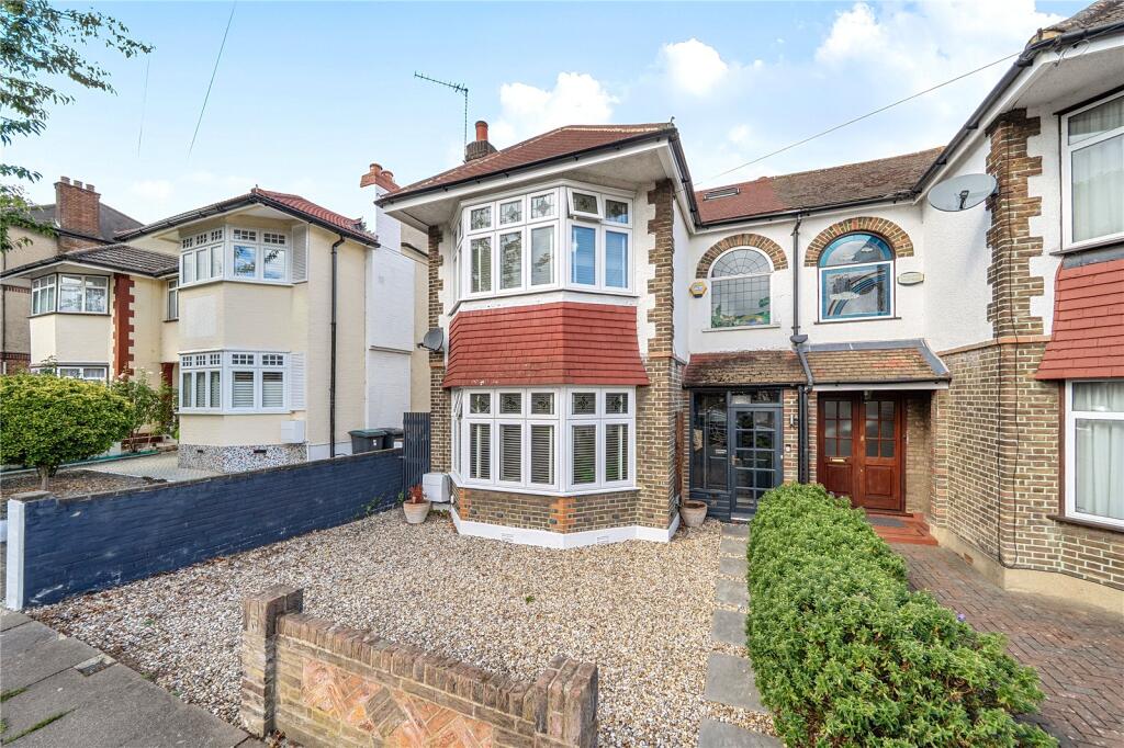 Main image of property: Gordon Road, London, N11