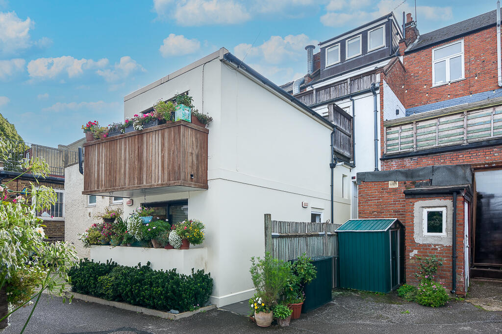 Main image of property: Upper Richmond Road West