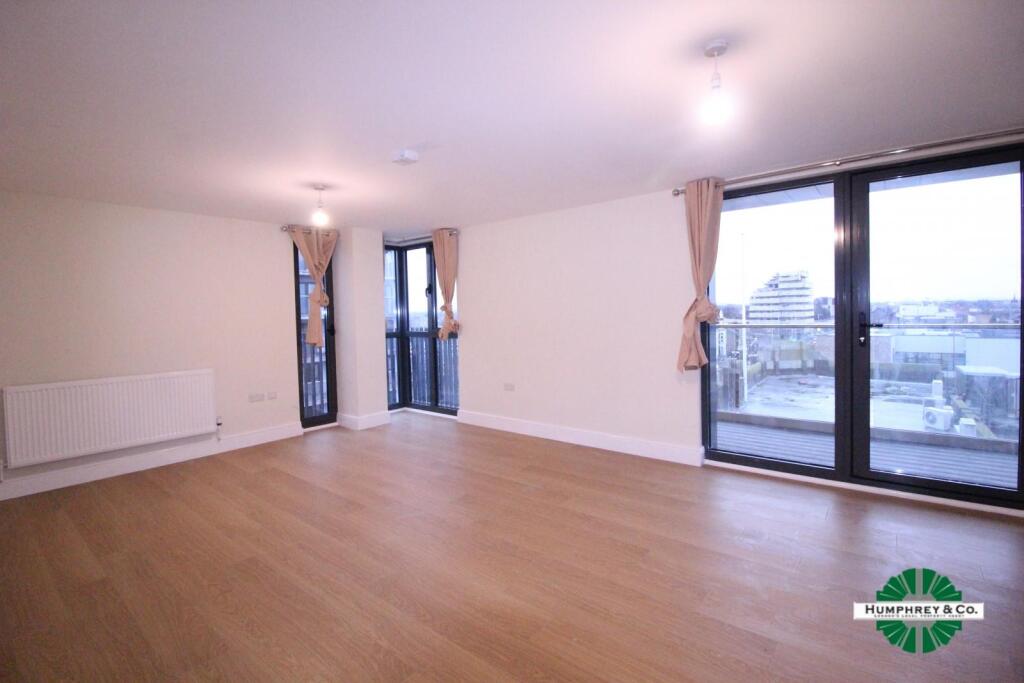 Main image of property: 450, High Road