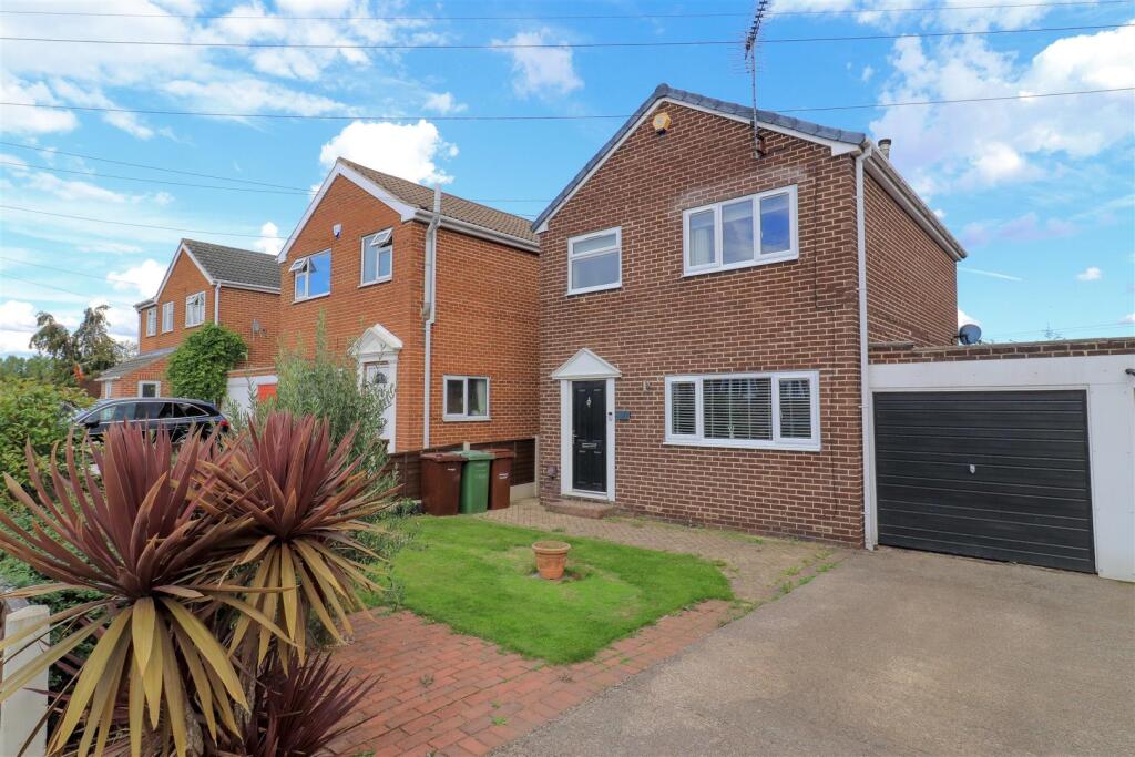 Main image of property: Manor Rise, Walton, Wakefield