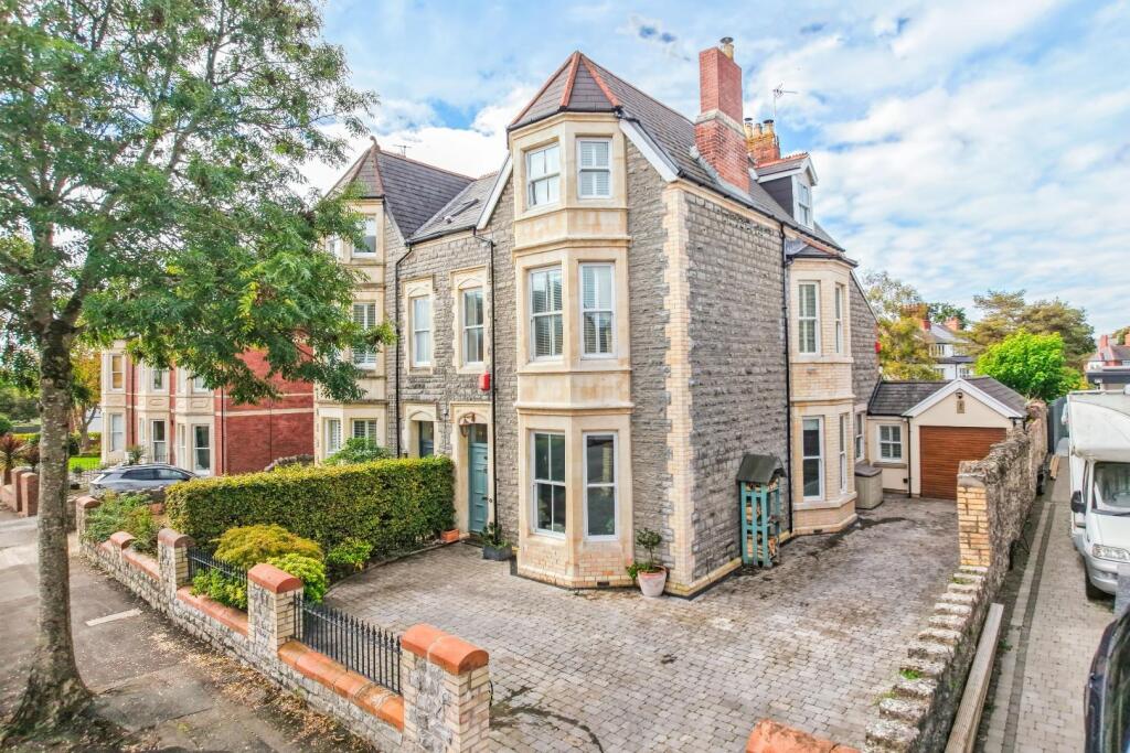 Main image of property: 25 Cwrt-Y-Vil Road, Penarth, Vale of Glamorgan, CF64 3HP