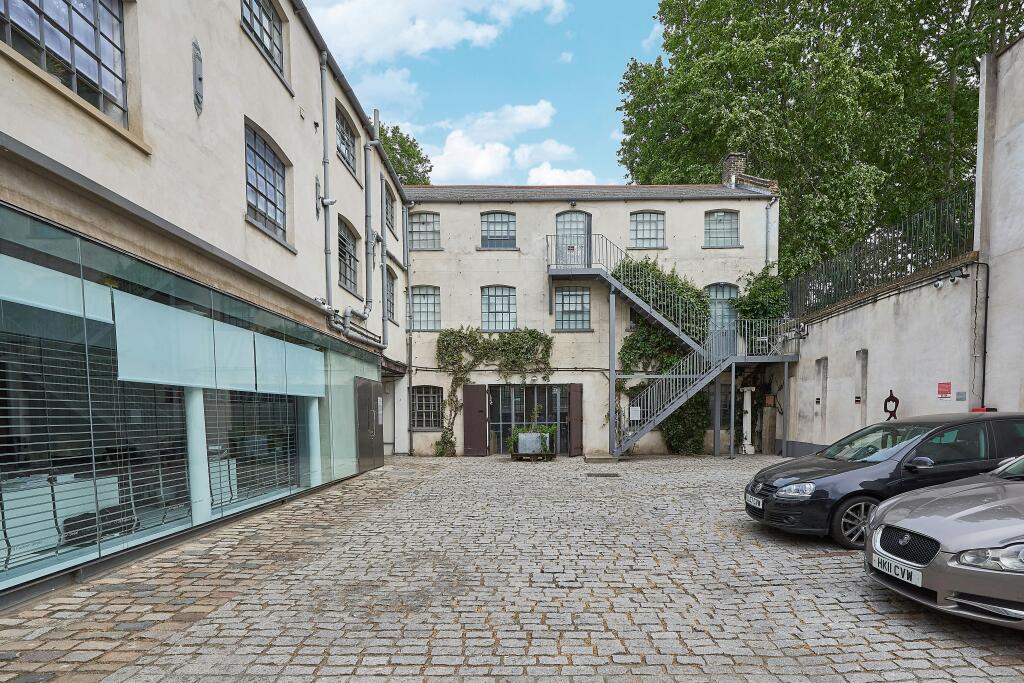 Main image of property: 11-29 Fashion Street, Spitalfields, E1 6PX