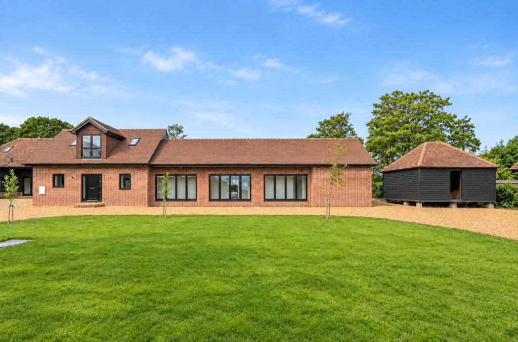 Main image of property: The Stables, Mortimers Farm, Mortimers Lane, Fair Oak, SO50