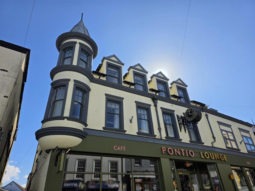 Main image of property: Oxford Street, 9-11 High Street, Chepstow
