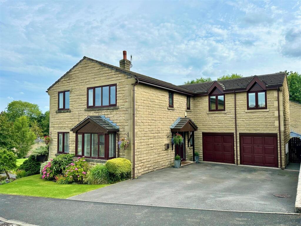 Main image of property: Stoneheads Rise, Whaley Bridge, High Peak