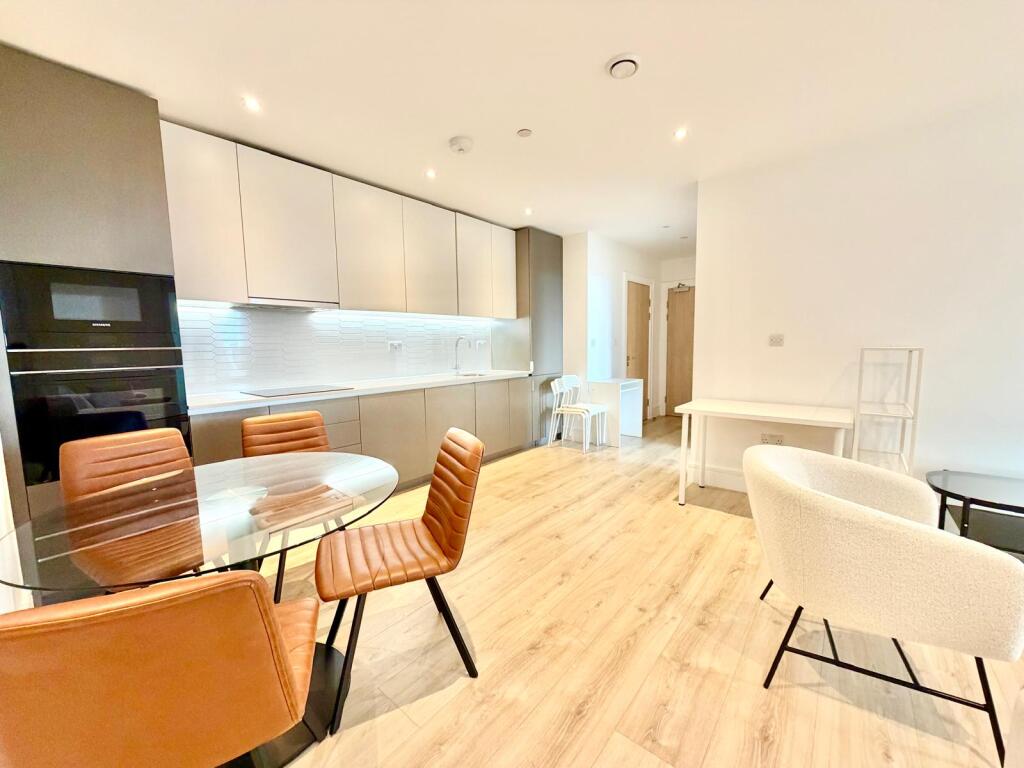 Main image of property: Sutton Park House, Carshalton Road, Sutton; SM! 4GP
