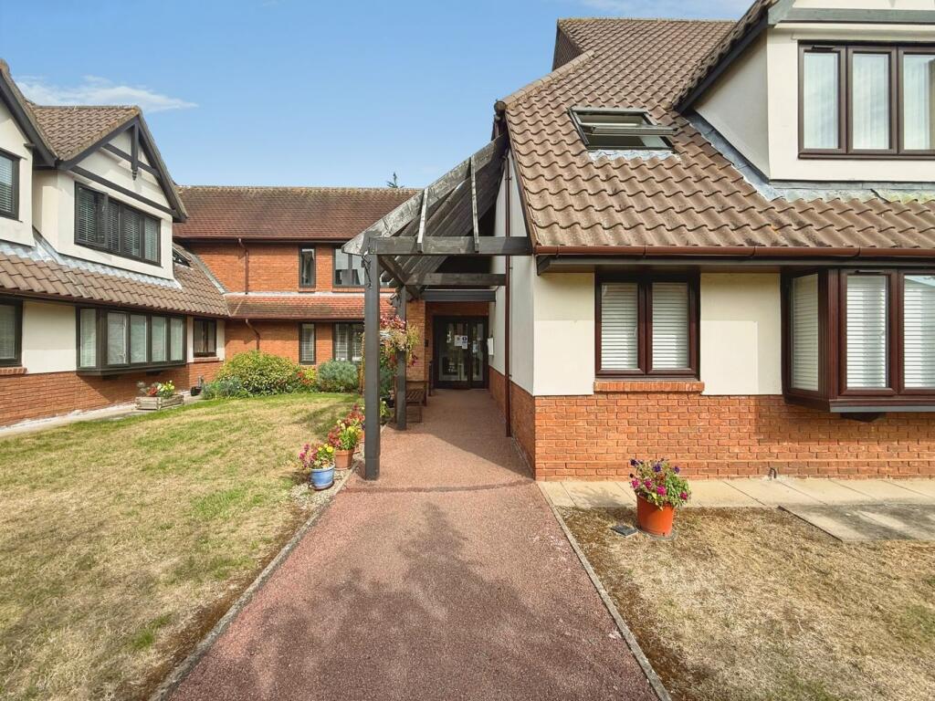 Main image of property: Palmerston Lodge, Great Baddow, Chelmsford, CM2