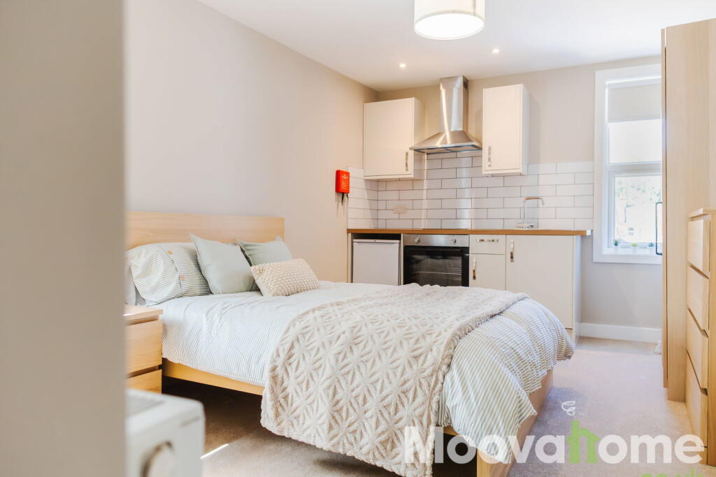 Main image of property: Groundwell Road, Swindon, SN1 2LT