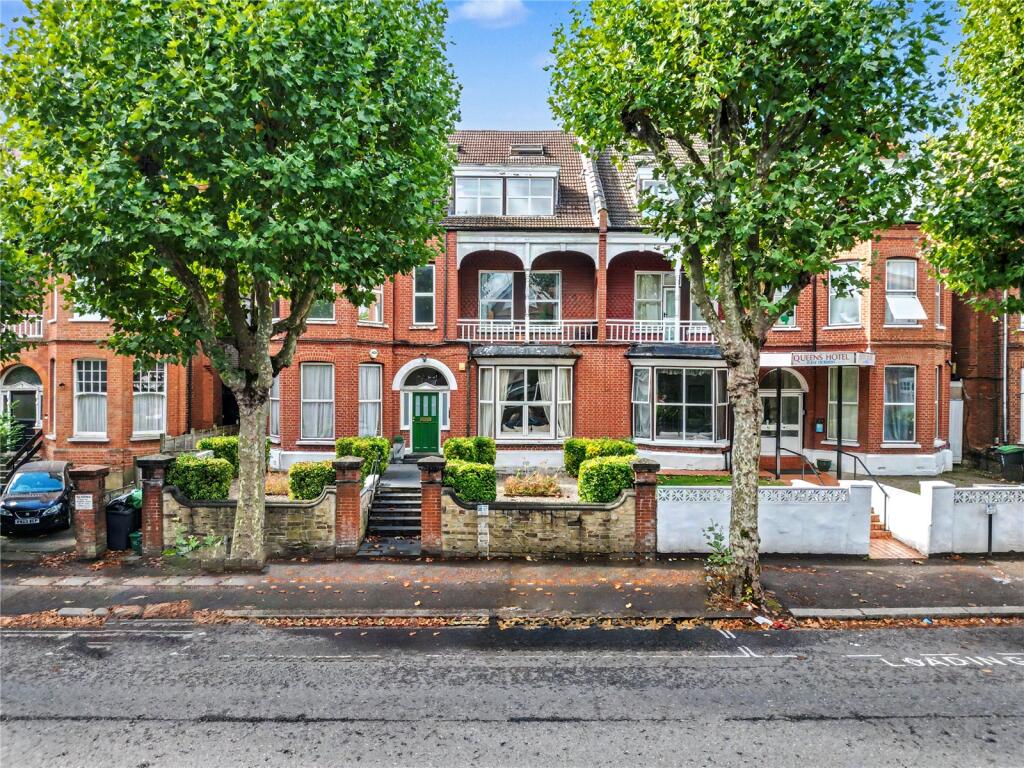 Main image of property: Queens Avenue, London, N10