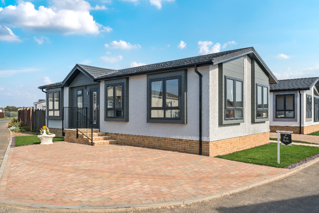 Main image of property: New Lane,
Milford-on-Sea, Lymington,
Hampshire,
SO41 0UQ