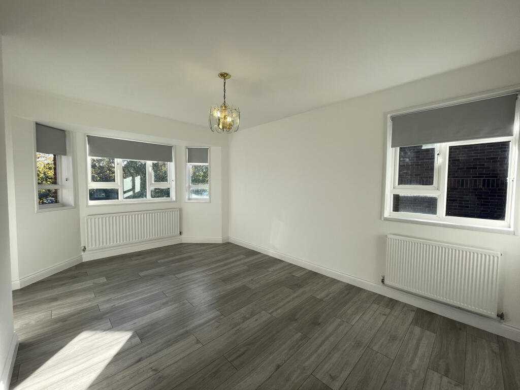 Main image of property: Trevena Court, Avenue Road, London, N14