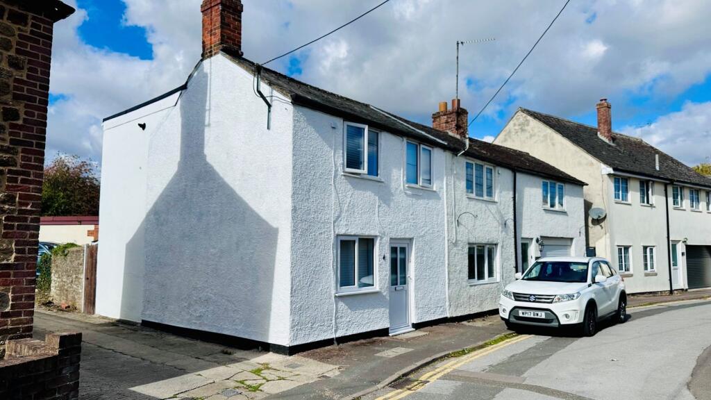 Main image of property: The Green, Highworth, SN6