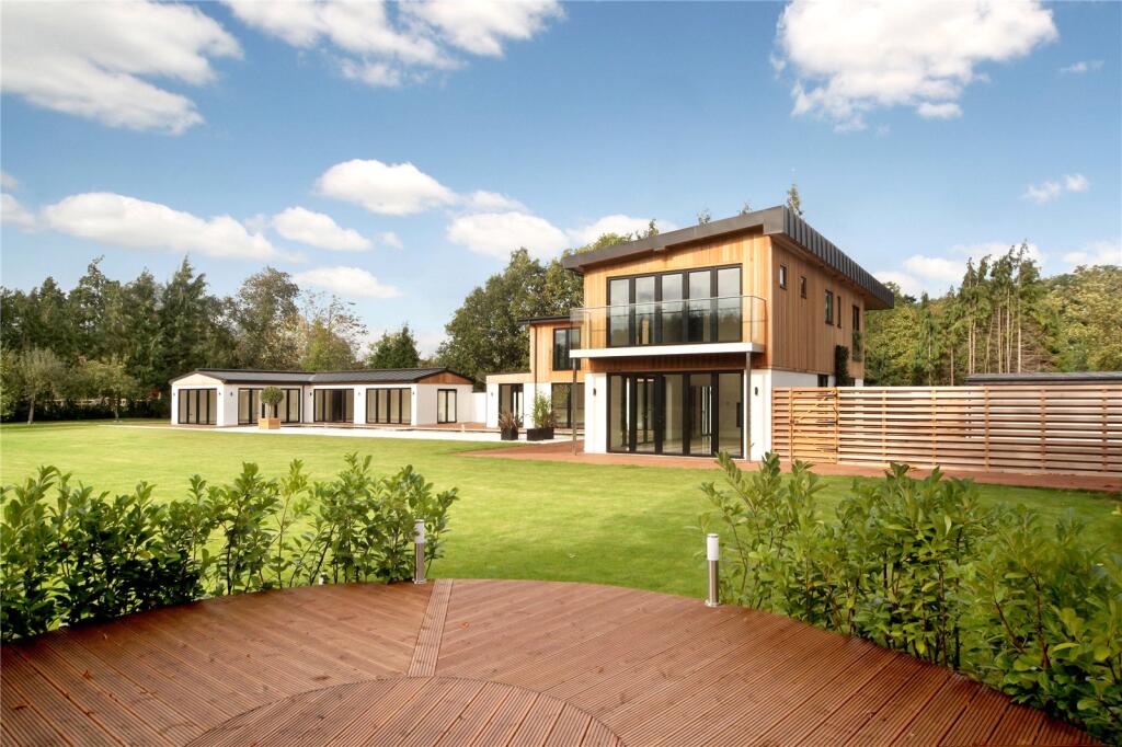 Main image of property: Oxford Road, Gerrards Cross, Buckinghamshire, SL9