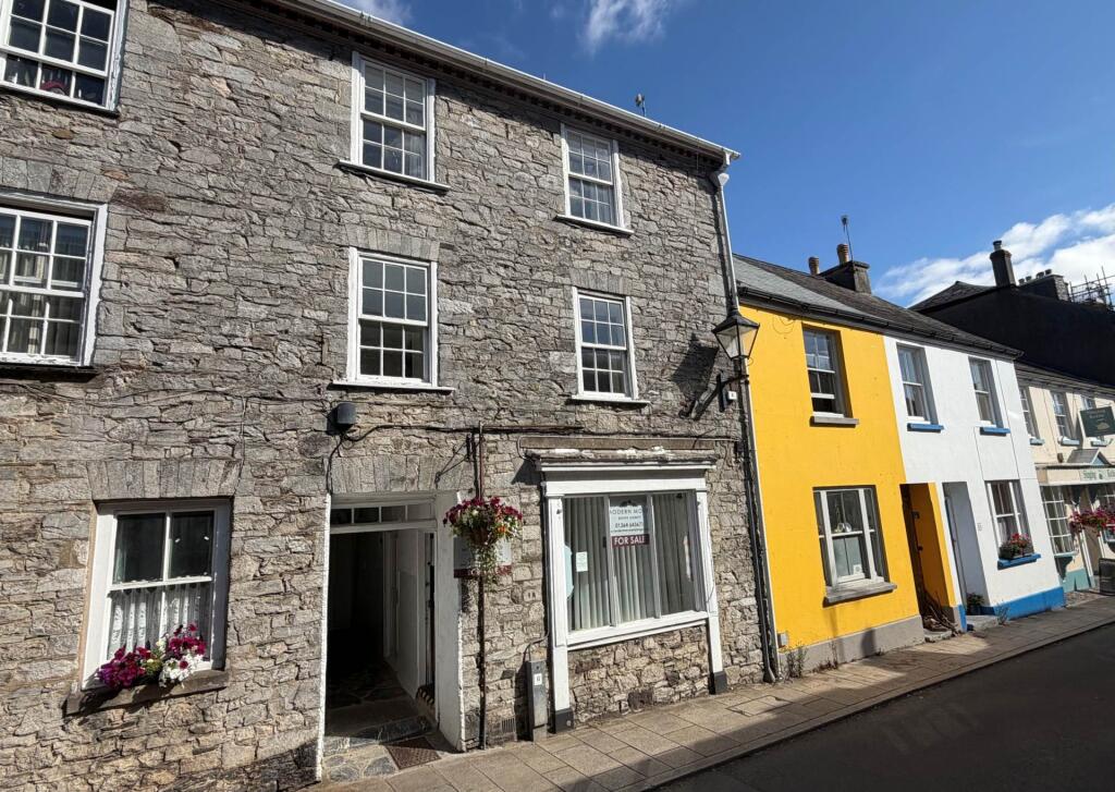 Main image of property: Fore Street, Buckfastleigh