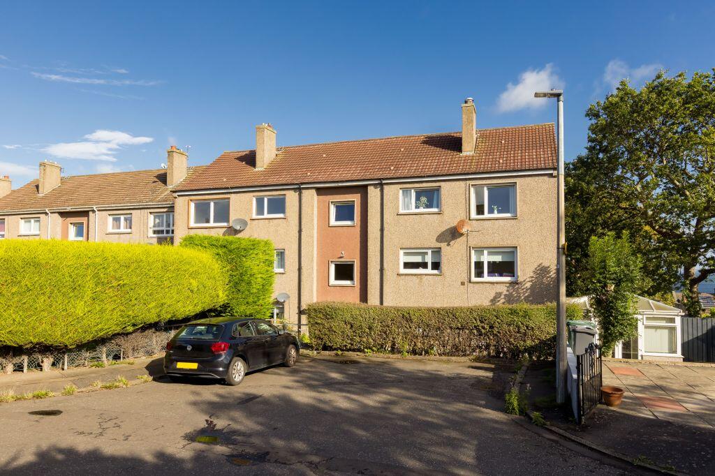 Main image of property: 3/5 Coillesdene Grove, Edinburgh, EH15 2JE