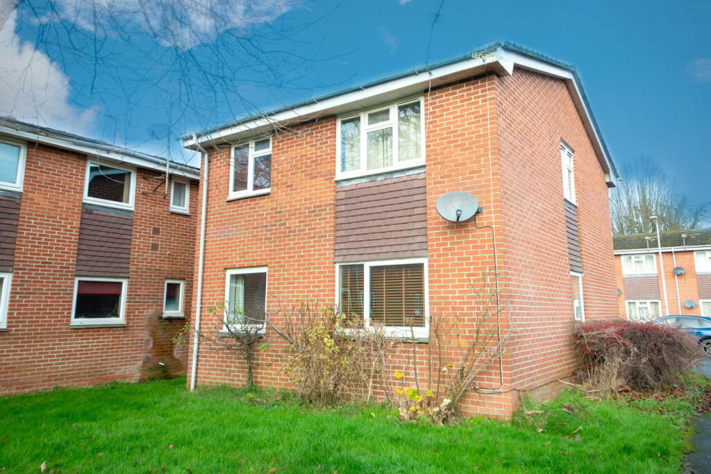 Main image of property: Parsons Close, Newbury, RG14