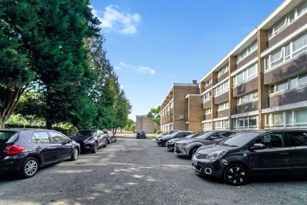 Main image of property: Oxford Gardens, London, N21