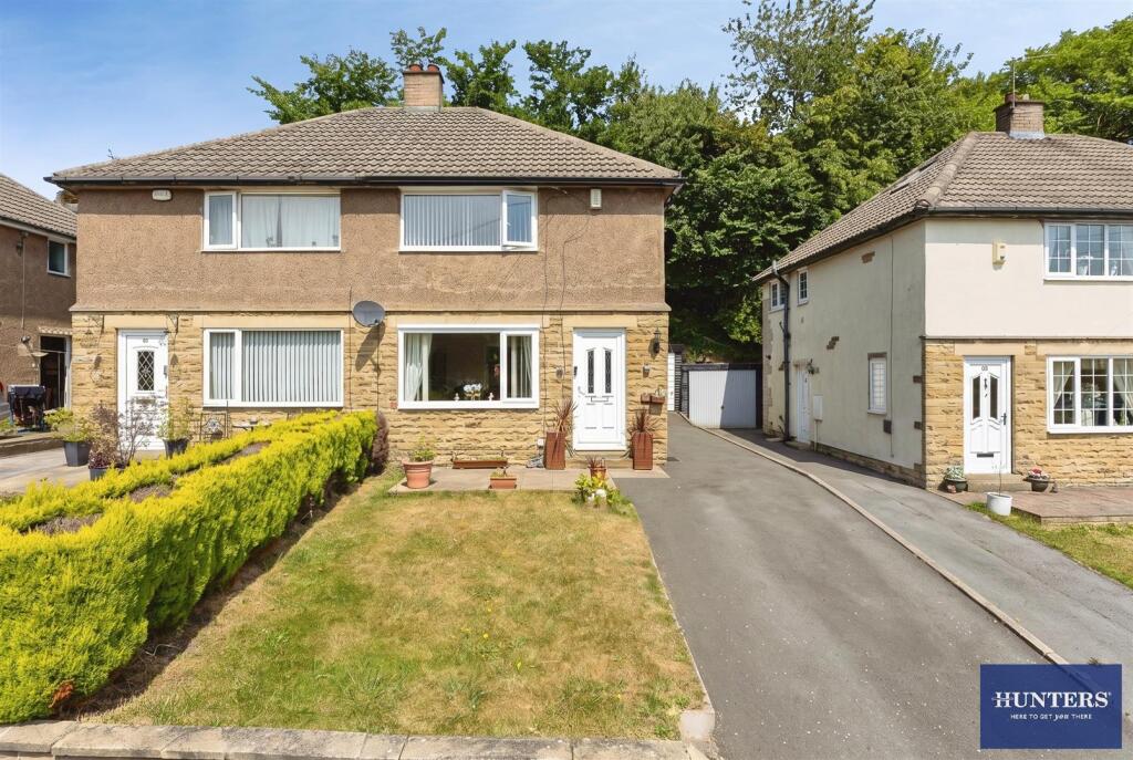 Main image of property: Meadow Drive Halifax, HX3 5JX