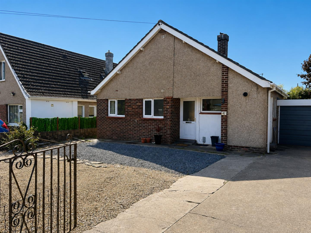 Main image of property: 42 Penylan Avenue, Porthcawl, Bridgend County Borough,CF36 3LL