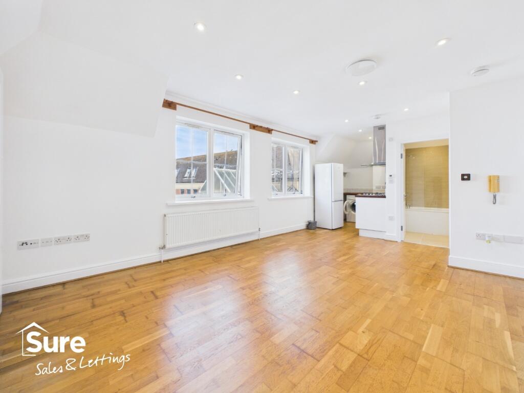 Main image of property: The Parade, High Street, Watford, Hertfordshire, WD17 1LQ