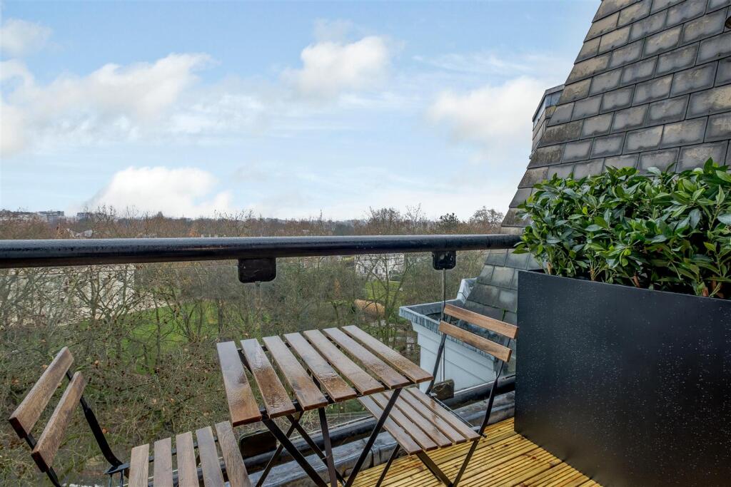 Main image of property: Park Road, London